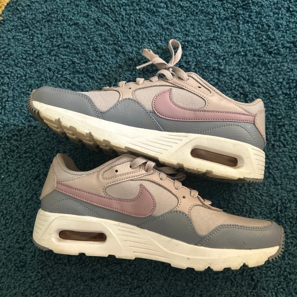 Nike Women's Gray and Pink Sneakers